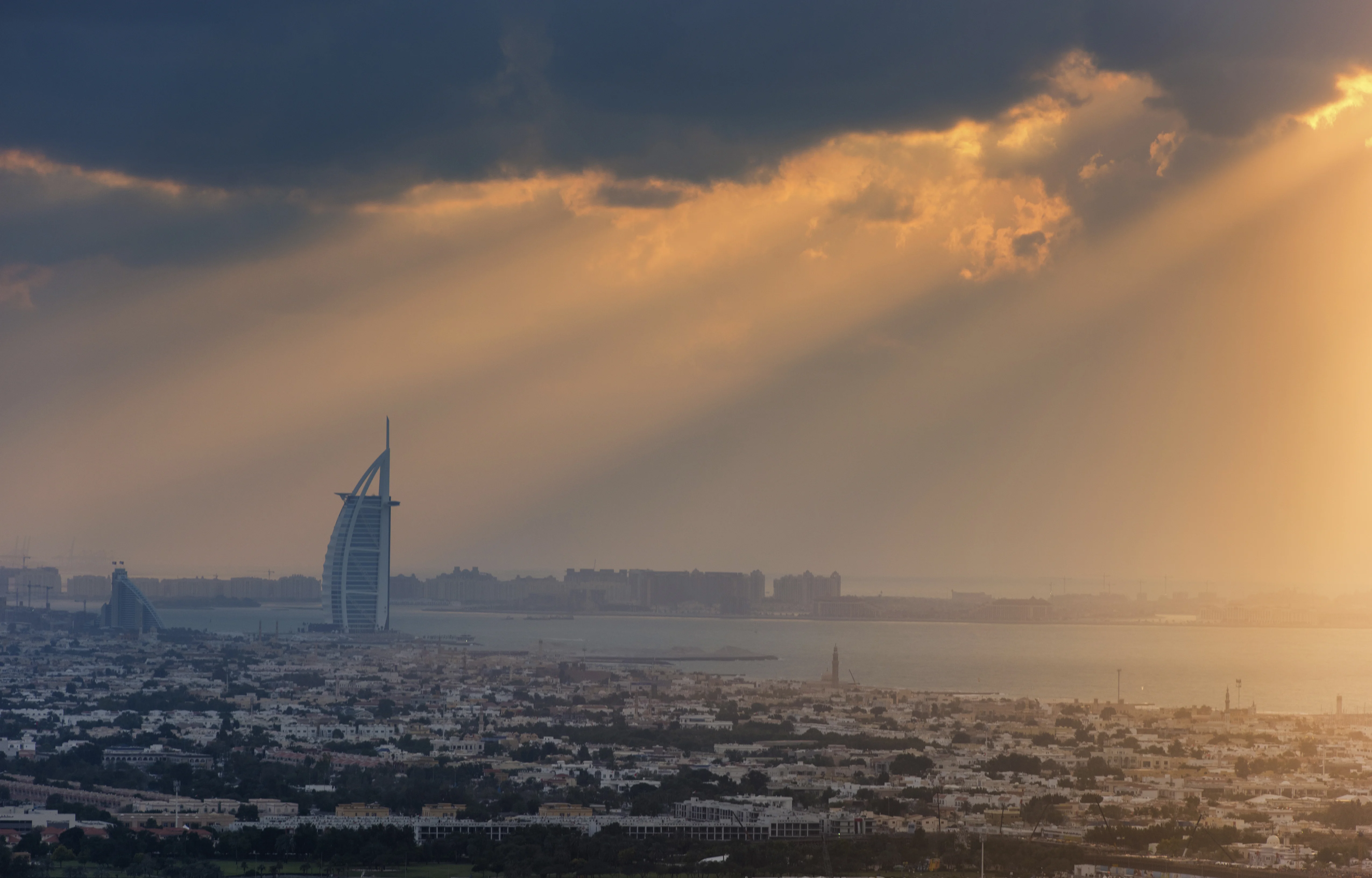 Dubai Property Market 2025: Record AED 686.8 Billion Sales, But the Real Story Is Deeper